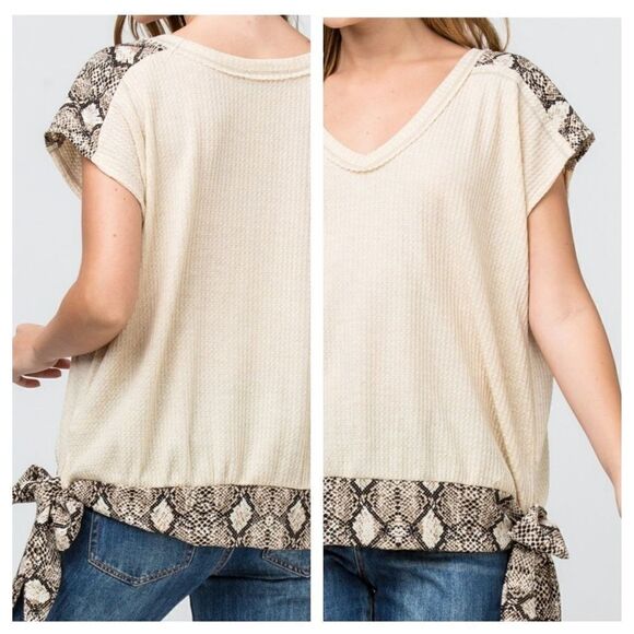 - Animal print waffle knit top - Picture 3 of 3